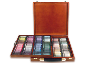 MUNGYOGalleryArtists_ExtraFineSoftPastels160WoodenPack